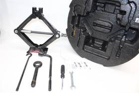 1225057 Kia Used Floor Jack Fits 2014 Cadenza Grade A 1225057 Kia Used Floor Jack Fits 2014 Cadenza Grade A