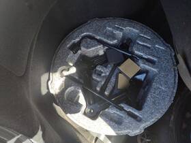 1653580 Kia Used Floor Jack Fits 2017 Optima Grade A