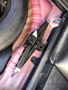 2801640 Kia Used Floor Jack Fits 2020 Sportage Grade A