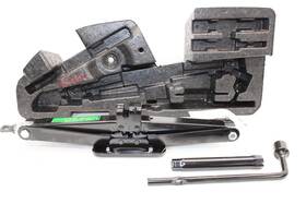 5246602 Kia Used Floor Jack Fits 2019 Sorento Grade A 5246602 Kia Used Floor Jack Fits 2019 Sorento Grade A