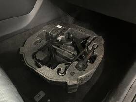 5287981 Kia Used Floor Jack Fits 2019 Cadenza Grade A 5287981 Kia Used Floor Jack Fits 2019 Cadenza Grade A