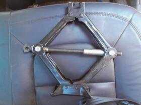 5468747 Kia Used Floor Jack Fits 2012 Rio Grade A
