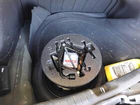 5787145 Kia Used Floor Jack Fits 2019 Forte Grade A 5787145 Kia Used Floor Jack Fits 2019 Forte Grade A