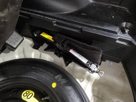 6665490 Kia Used Floor Jack Fits 2011 Sportage Grade A