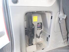 7269917 Kia Used Floor Jack Fits 2012 Sedona Grade A