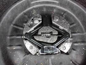 3848820 Lincoln Used Floor Jack Fits 2017 Mkc Grade A