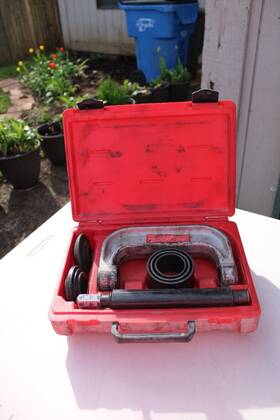 Bj70725m Mac Tools Ball Joint/u-joint Press Tool Kit - Model No. Bj7025m