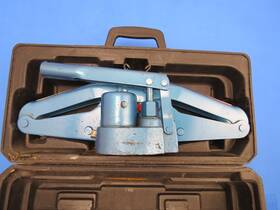 9305 Mack Hydraulics Heavy Duty 1 Ton Car Jack Tire Changer