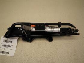 5803011 Mazda Tribute 2010 Floor Jack 2.5l With Tools 3328
