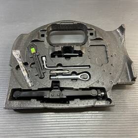 1665800400 Mercedes-benz 2016-2023 Ml63 Amg W166 Emergency Lift Change Jack Tool Kit Holder Oem 1665800400 Mercedes-benz 2016-2023 Ml63 Amg W166 Emergency Lift Change Jack Tool Kit Holder Oem