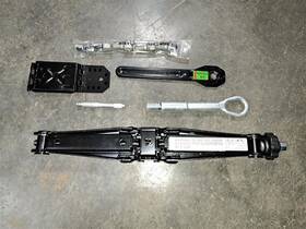 564.mb1313 Mercedes-benz Jack 2013 Ml350 Sku#3997006