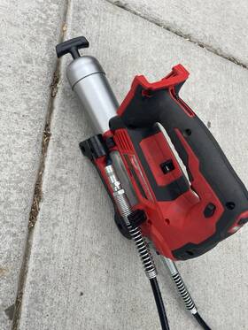 Milwaukee 2546-20 M18 Grease Gun Works Great Only Used It Once. Tool