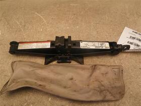 3783474 Mitsubishi Eclipse 2007 Floor Jack With Tools 7391
