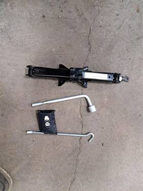 564.ms1217 Mitsubishi 2017 Outlan Sp Jack Sku#4325724