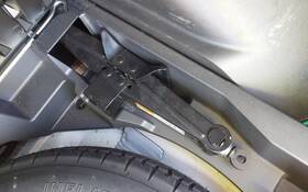 6867714 Mitsubishi Used Floor Jack Fits 2020 Eclipse Cross Grade A