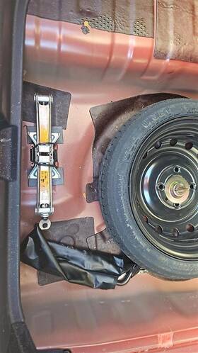 1759204 Nissan Used Floor Jack Fits 2007 Versa Grade A 1759204 Nissan Used Floor Jack Fits 2007 Versa Grade A