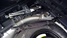 2865032 Nissan Used Floor Jack Fits 2012 Rogue Grade A 2865032 Nissan Used Floor Jack Fits 2012 Rogue Grade A