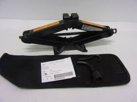 Nissan 7005298 Used Floor Jack Fits 2004 Sentra Grade C
