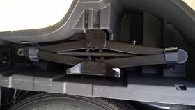 881751 Nissan Used Floor Jack Fits 2016 Murano Grade A 881751 Nissan Used Floor Jack Fits 2016 Murano Grade A