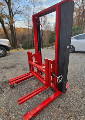 83304 Norco Industries High Lift 1/2 Ton Air/hydraulic Wheel Dolly