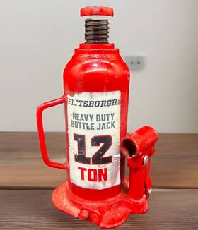 352402138 Pittsburgh Bottle Jack- 12 Ton Capacity Preowned No Bar. Jack Only. M 352402138 Pittsburgh Bottle Jack- 12 Ton Capacity Preowned No Bar. Jack Only. M