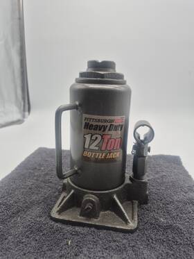 69476 Pittsburgh Automotive Heavy Duty 12 Ton Hydraulic Bottle Jack Lift 69476 Pittsburgh Automotive Heavy Duty 12 Ton Hydraulic Bottle Jack Lift