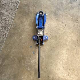 Pt34136 Power Torque 2 Ton Hydraulic Trolley Jack