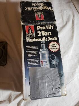 B-020d Pro-lift Bottle Jack 2 Ton 9-1/2 To 18-11/16 In Steel Hydraulic B-020d Pro-lift Bottle Jack 2 Ton 9-1/2 To 18-11/16 In Steel Hydraulic