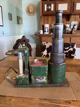 4920 Regent 15 Ton Aircraft Axle Columbus Jack Double Hand Pump Works
