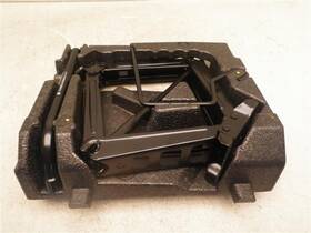 4922384 Saab 9-3 2011 Floor Jack With Tools 7633 4922384 Saab 9-3 2011 Floor Jack With Tools 7633