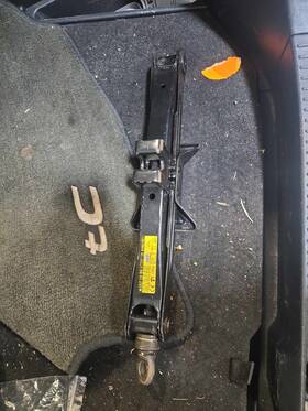 1812249 Scion Used Floor Jack Fits 2012 Tc Grade A 1812249 Scion Used Floor Jack Fits 2012 Tc Grade A
