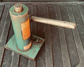 28-1204 Sears Vintage. 28 1204 2-ton Hydraulic Hand Jack With Metal Storage Container