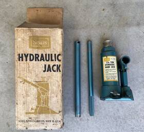 727.12561 Sears 28-1256 Vintage 28 1256 1.5 Ton Hydraulic Hand Jack Model