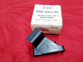 43423 Sioux New Valve Grinder Chamfering V-block Grinding Assembly Fixture 43423 Sioux New Valve Grinder Chamfering V-block Grinding Assembly Fixture