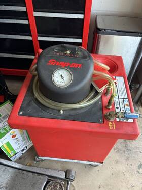 Ezfrez1 Snap-on Vac-u-fill Coolant Recovery And Fill Machine Ezfrez1 Snap-on Vac-u-fill Coolant Recovery And Fill Machine