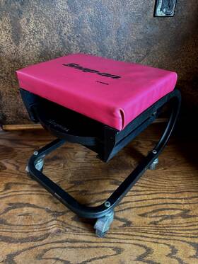 Jcs80r Snap-on Jcw80r Tools Rollaround Creeper Mechanic Seat W Drawer / Rolling Stool Jcs80r Snap-on Jcw80r Tools Rollaround Creeper Mechanic Seat W Drawer / Rolling Stool