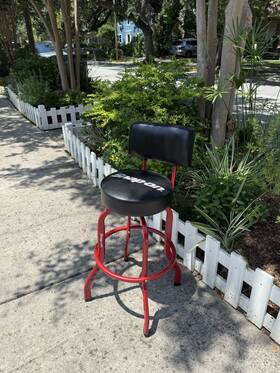 Prembs01 Snap-on Tools - Bar Stool / Garage Chair Red And Black Used Prembs01 Snap-on Tools - Bar Stool / Garage Chair Red And Black Used