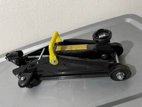 Dgwsqjdtdg25tns38v0-0702 Stanley 2 Ton Floor Jack Dgwsqjdtdg25tns38v0-0702 Stanley 2 Ton Floor Jack