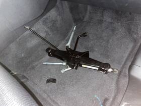 4876518 Subaru Used Floor Jack Fits 2022 Ascent Grade A 4876518 Subaru Used Floor Jack Fits 2022 Ascent Grade A