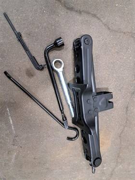 564.su1q23 Subaru Jack 2023 Legacy Outback Sku#4001969
