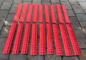 C504.031.300 Swisstrax Pegged Male Edge Pro 15.75 Inch In Racing Red 18 Pieces/tiles