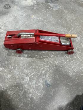 300-h The Coats Co. 300 H 1 1/4 Ton Service Jack. Selling As Is For Parts Or Restore