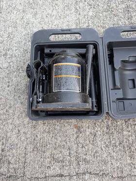 1526892027 Torin The Hydraulic Bottle Jack