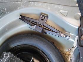 1949450 Toyota Used Floor Jack Fits 2015 Corolla Grade A