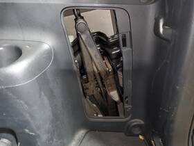3909973 Toyota Used Floor Jack Fits 2012 Rav4 Grade A