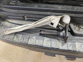5297619 Toyota Used Floor Jack Fits 2016 Sequoia Grade A 5297619 Toyota Used Floor Jack Fits 2016 Sequoia Grade A