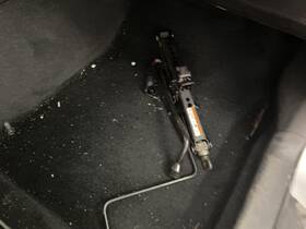 5510663 Toyota Used Floor Jack Fits 2018 Avalon Grade A 5510663 Toyota Used Floor Jack Fits 2018 Avalon Grade A