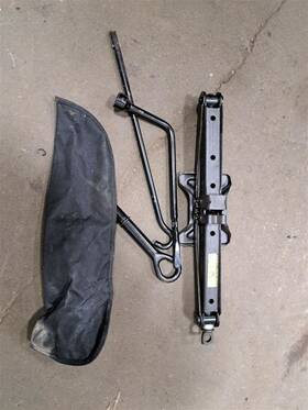 564.to1113 Toyota Jack 2013 Rav 4 Sku#3986245