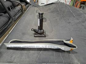 564.to1316 Toyota Jack 2016 Tacoma Sku#4134551