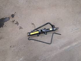 564.to1l10 Toyota 2010 Matrix Jack Sku#4439567